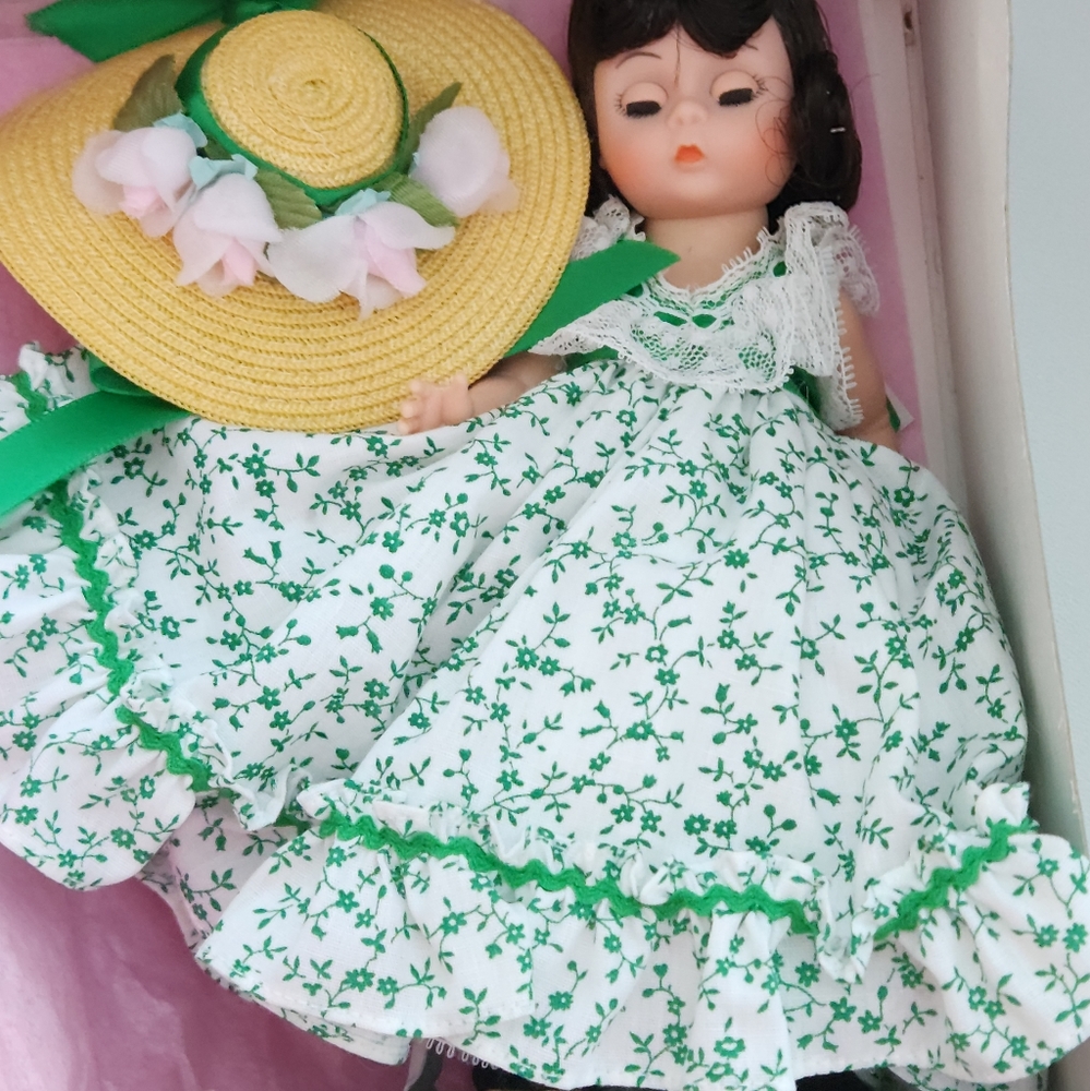 Madame Alexander doll Scarlett 426